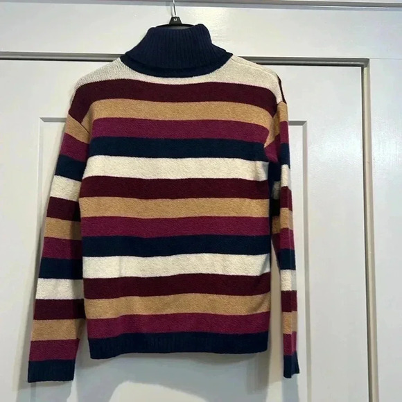 St. John’s Bay multicolored turtle neck sweater with side buttons size XS. - Picture 6 of 7